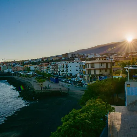 Apartamento Cozy With Pool, Parking And Sea View