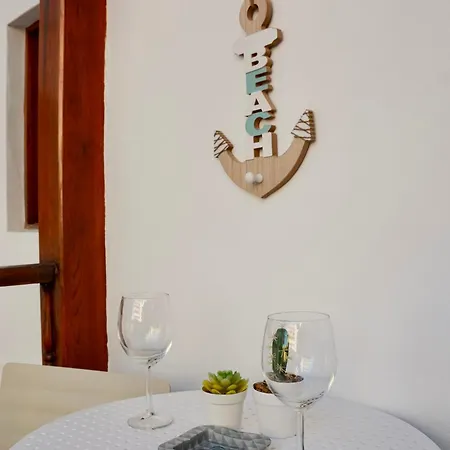 Cozy With Pool, Parking And Sea View アパート *