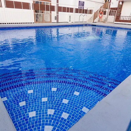 アパート Cozy With Pool, Parking And Sea View カンデラリア